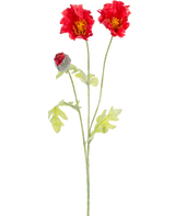 Den kunstige blomstervalmue 73 cm rød har en enkelt grøn stilk med to åbne røde valmueblomster, en delvist lukket rød knop og lysegrønne blade, alt sammen mod en almindelig hvid baggrund.