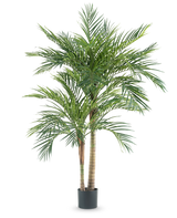 Kunstplanten Areca 180 cm er en høj kunstig palme med flere slanke stammer og lange grønne blade, i en simpel sort potte mod en hvid baggrund.