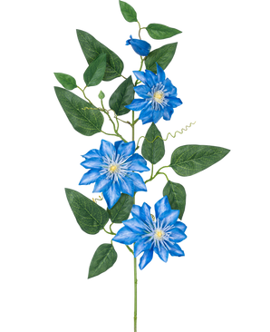 Den kunstige blomsterklematis stor 81 cm blå har en stilk med flere grønne blade og fire lysende blå klematisblomster, hver med et hvidt hjerte og spidse kronblade, mod en hvid baggrund.