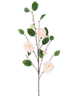 En enkelt stilk af den kunstige blomst japansk Camellia, 92 cm lang, med flere grene med grønne blade og bløde, lyserøde, camellia-lignende blomster, afbildet mod en almindelig hvid baggrund.
