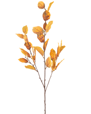 Det kunstige blomster citronblad 107 cm gul har en enkelt brun gren med bundter af gule efterårsblade, isoleret på en hvid baggrund.