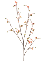 Artificial Flower Daisy 108 cm pink er en høj, slank kunstig gren med flere udløbere, dekoreret med små lyserøde tusindfrydlignende blomster og grønne blade, mod en almindelig hvid baggrund.