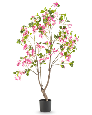 Artificial Bougainvillea 150 cm er en høj kunstig plante med flere grene, grønne blade og levende lyserøde blomster i en sort potte, mod en almindelig hvid baggrund.