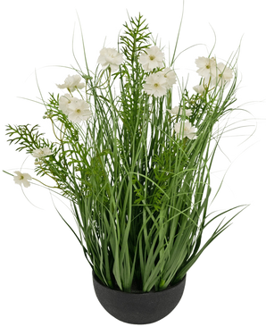 Den hvide Gesang Flower løggræspotte med kunstgræs (56 cm, brandhæmmende) har høje, græslignende grønne blade og sarte hvide blomster i en sort potte for et frodigt, naturligt udseende.