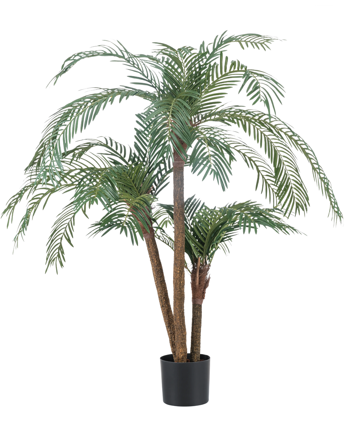 Artificial Palm Cycas Classic 135 cm har flere slanke stammer og lange, hvælvede grønne blade, i en simpel sort potte mod en almindelig hvid baggrund.