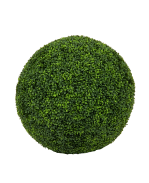 En tæt, grøn, kugleformet kunstig plante i buksbom romersk stil UV D65cm med små blade, afbilledet isoleret på en almindelig hvid baggrund.