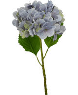En enkelt Artificial Hydrangea Deluxe 57 cm lilla stilk med lyslilla kronblade og to store grønne blade, isoleret på en hvid baggrund.