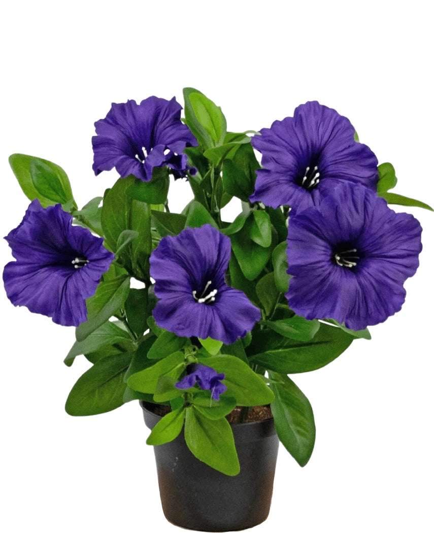En kunstig blomst Petunia plante UV 25 cm i lilla med frodige grønne blade, udstillet i en potte mod en almindelig hvid baggrund.