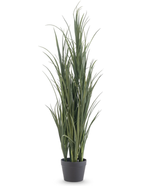 De Kunstgras Groen UV 120cm is een hoge kunstgrasplant met lange, slanke groene bladeren in een eenvoudige zwarte pot, tegen een effen witte achtergrond.
