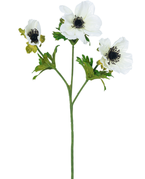 De Kunstbloem Anemoon vertakt 56 cm wit heeft een enkele groene steel met drie witte anemoonbloemen, elk met een donker hart en fijne zwarte meeldraden, plus groene bladeren, alles tegen een effen witte achtergrond.