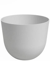 De Plantenbak Havanna Ø40cm x H33cm is een lichtgrijze, ronde plastic bloempot met een glad oppervlak en zonder zichtbare decoraties of afwateringsgaten.
