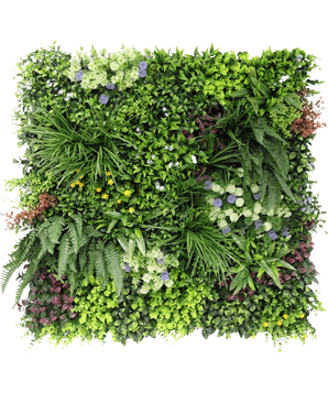 The Artificial Hedge Vibrant 100x100 cm UV har en frodig lodret have med tætte grønne planter, bregner og små hvide, lilla og gule blomster i et firkantet mønster mod en hvid baggrund.