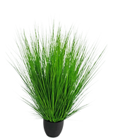 Artificial Gras Plant Onion 110 cm brandhæmmende middel har lange, tynde, levende grønne blade, der er tæt sammen i en lille sort potte, mod en almindelig hvid baggrund.