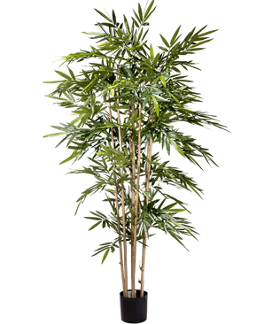 Artificial Plant Bamboo 180 cm har slanke lysebrune stængler og rigelige lange grønne blade i en lille sort potte, mod en almindelig hvid baggrund.