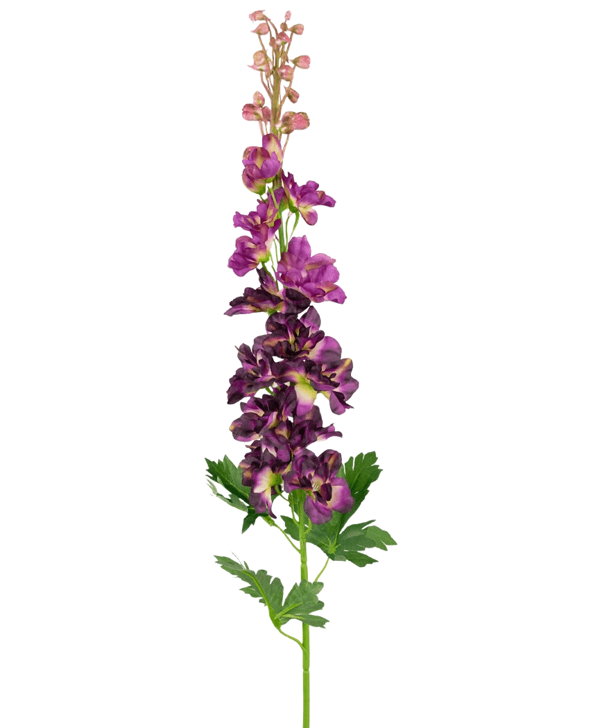 Artificial Flower Delphinium Purple 79 cm har en enkelt kunstig lilla larkespurstængel med flere blomster arrangeret lodret og grønne, dybt fligede blade, mod en almindelig hvid baggrund.