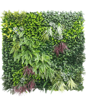 Artificial Hedge Paradise 100x100 cm UV er en lodret havevæg med tæt grønt og lilla løv, inklusive bregner og bladplanter, arrangeret i en firkant på en hvid baggrund.