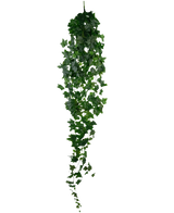 Artificial Ivy 180 cm green er en enkelt kunstig grøn efeu med tætte, spidse blade, der hænger lodret mod en almindelig hvid baggrund.